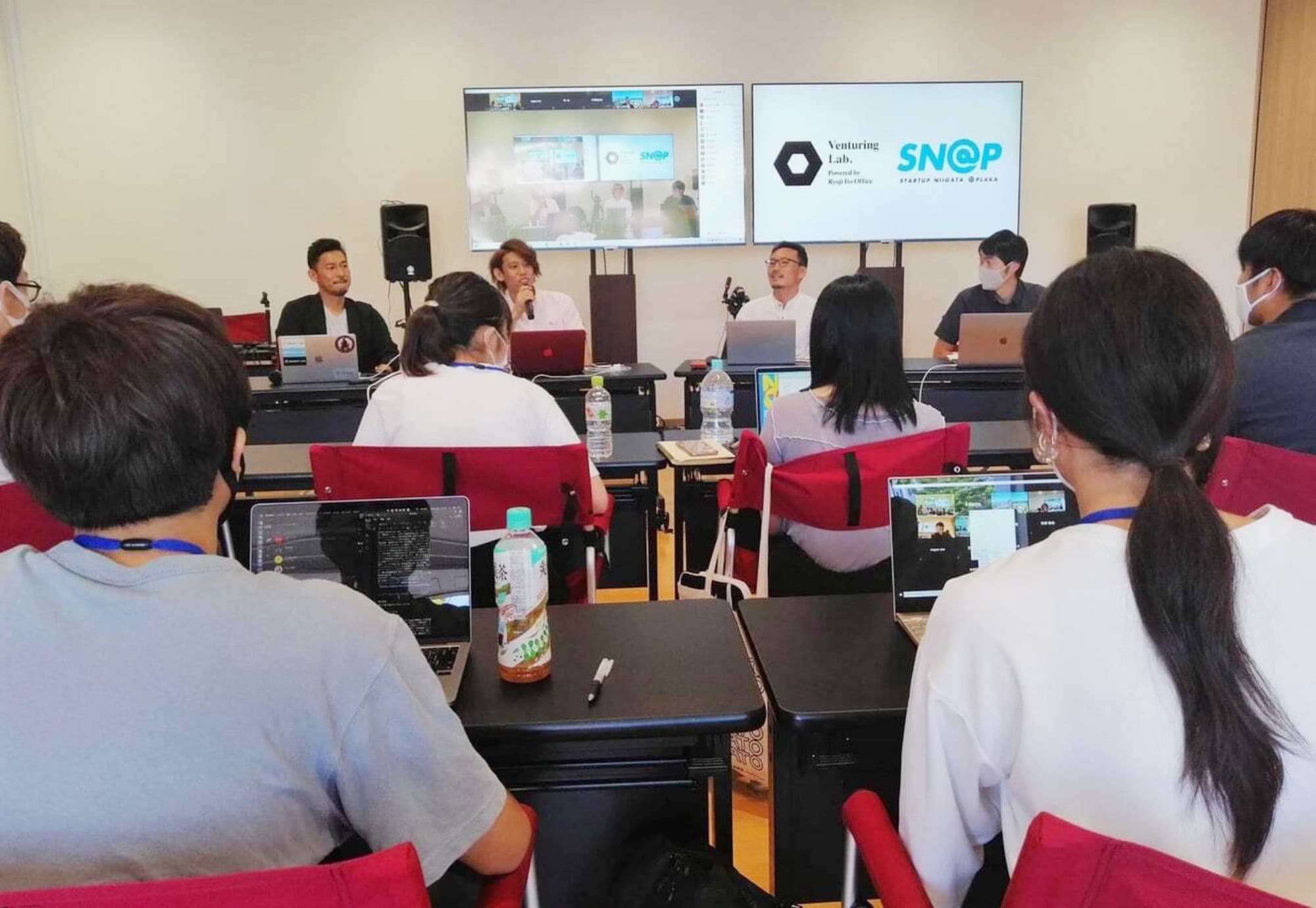 スタートアップ拠点でのイベントの様子